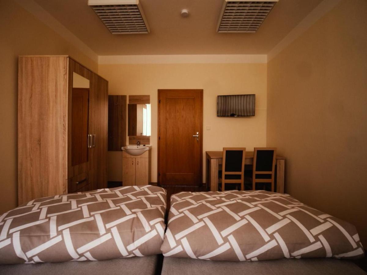 Aparthotel Pyramida Broumov Extérieur photo